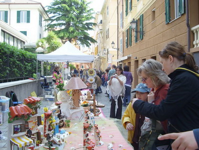Panoramica mercatino d'arte, artigianale del 25.04.08 a S. Nazario
